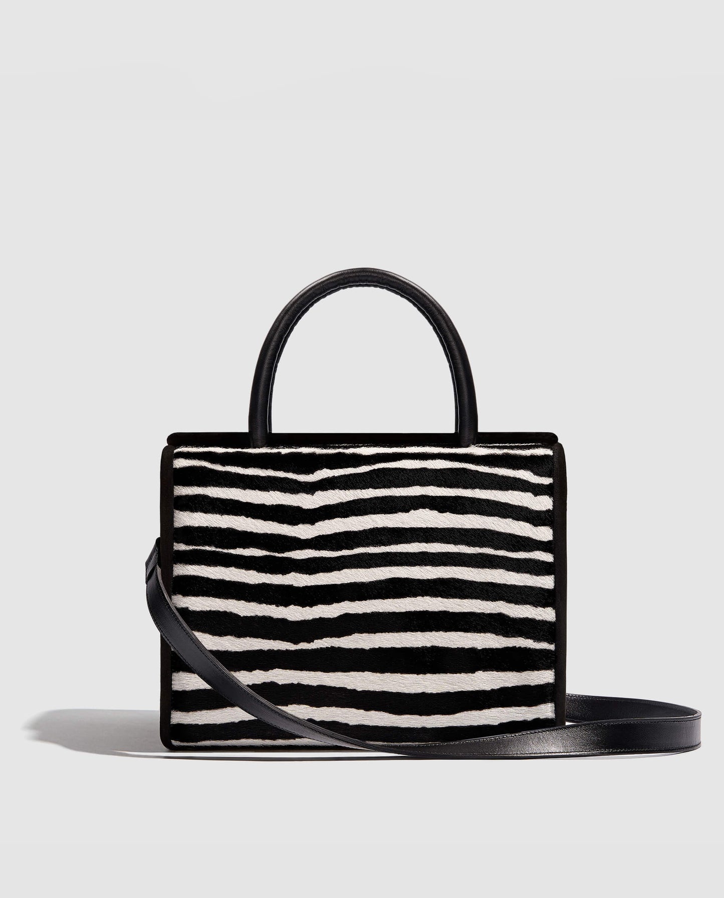 Bolso de Phialebel de pelo efecto zebra y blanco