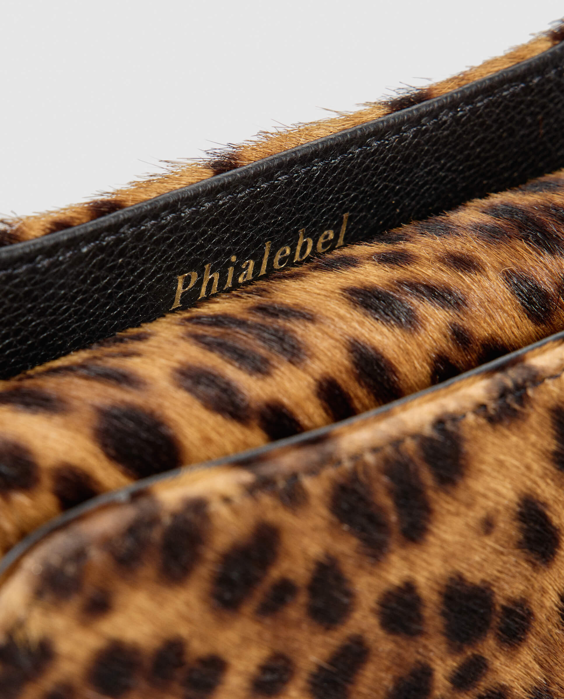 Bolso mini de pelo Phialebel en print de leopardo camel
