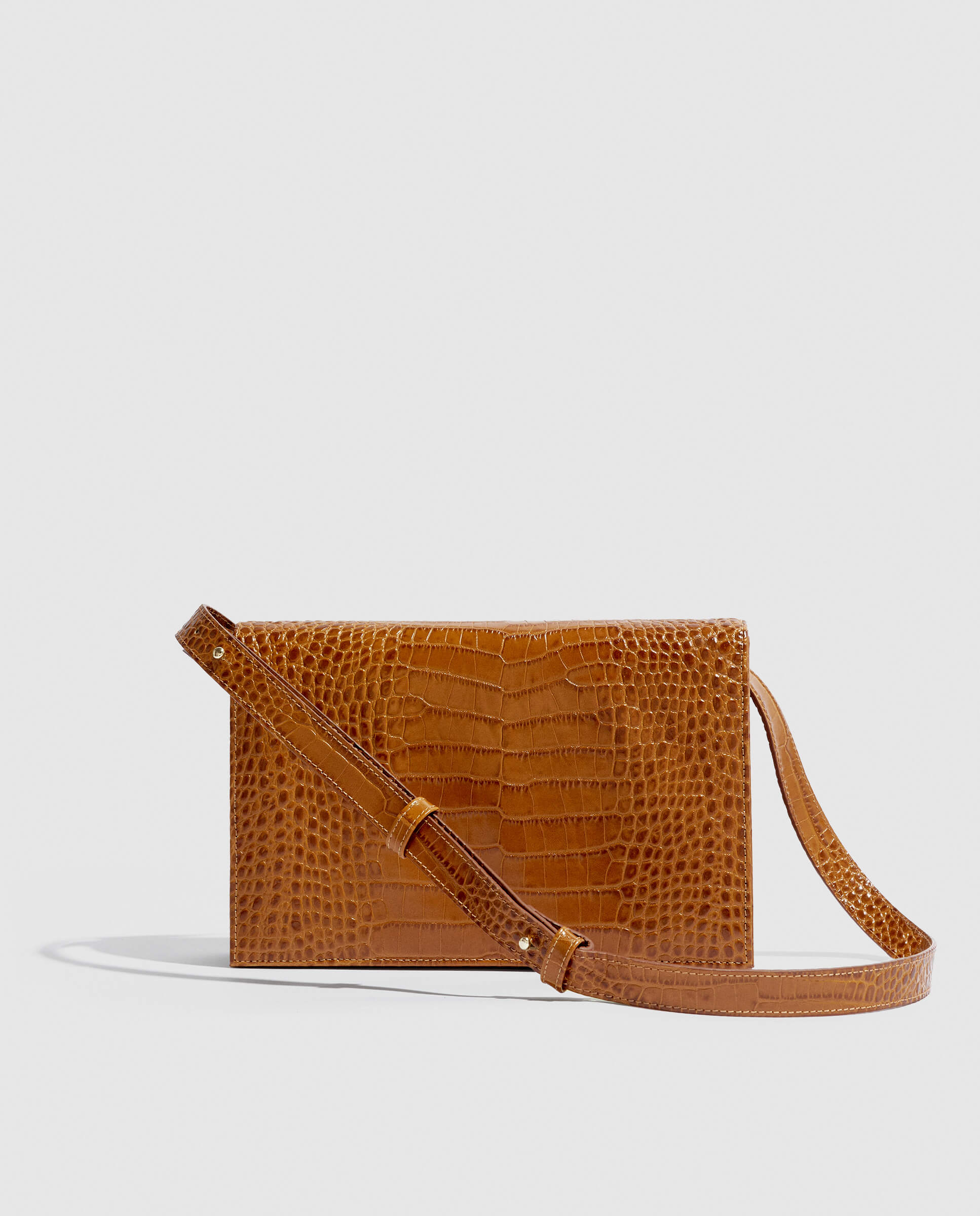 Cartera de hombro Phialebel en piel con efecto coco camel. Hecho artesanalmente en España