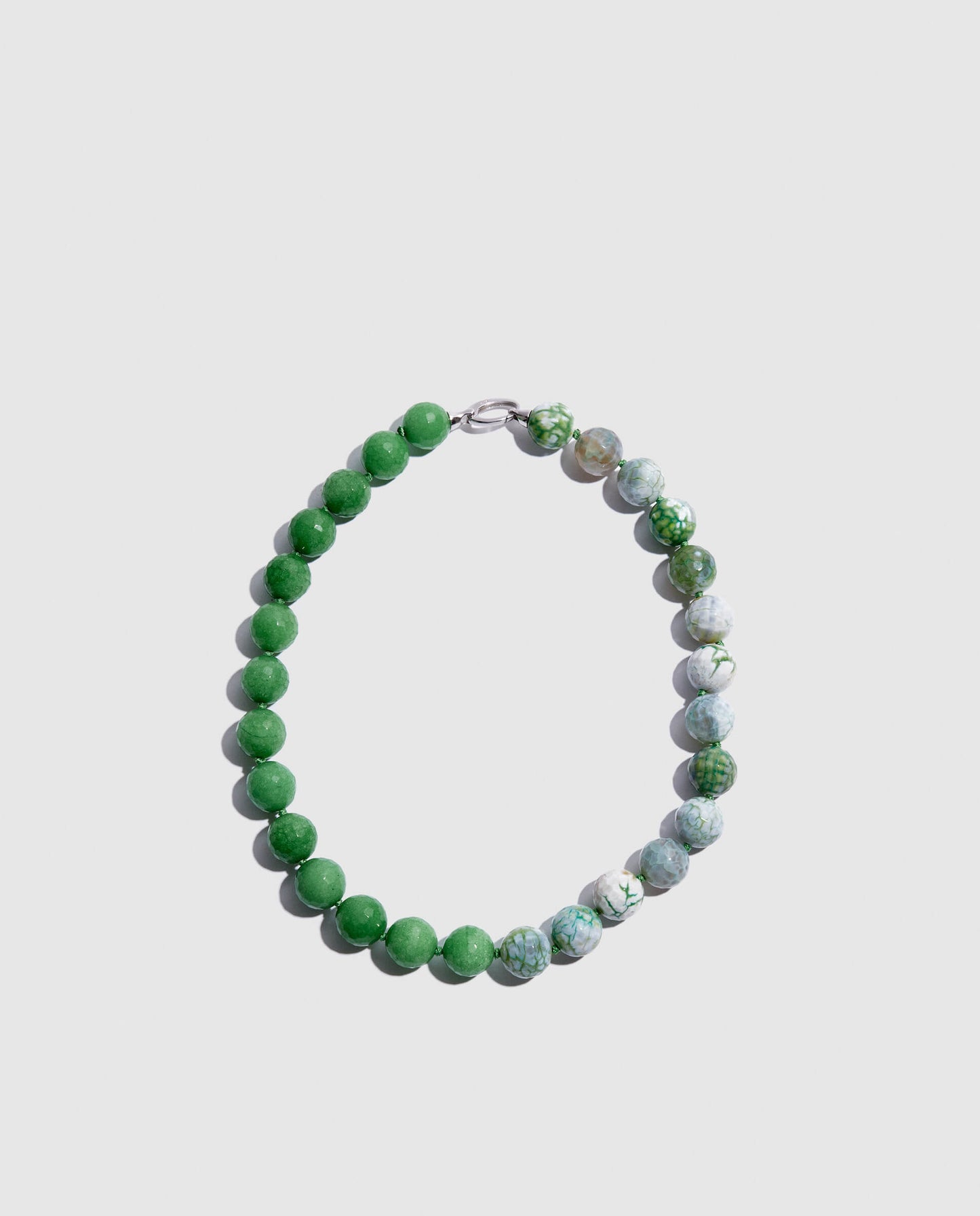 Collar en piedras naturales verdes