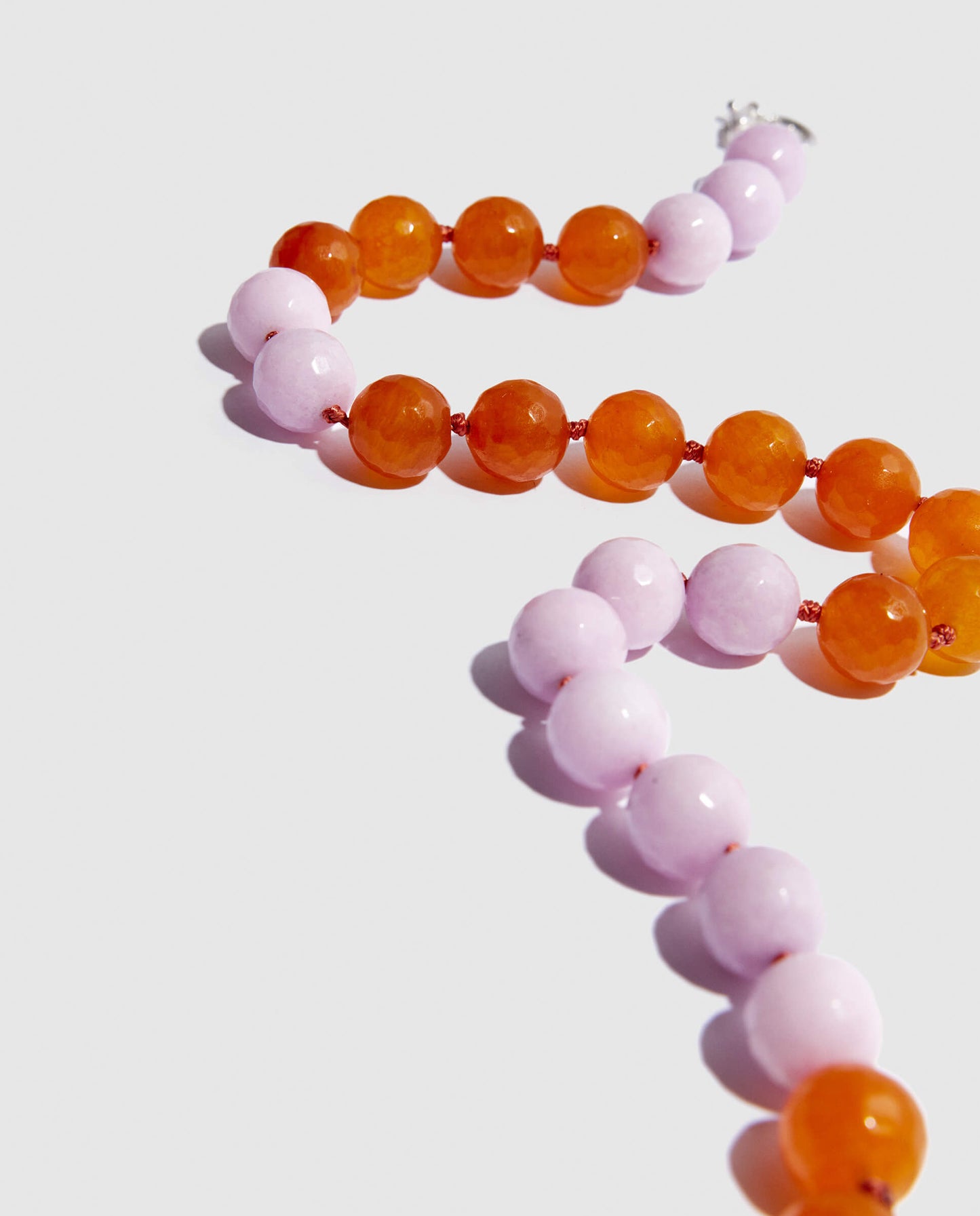 Collar en piedras naturales naranja y rosa