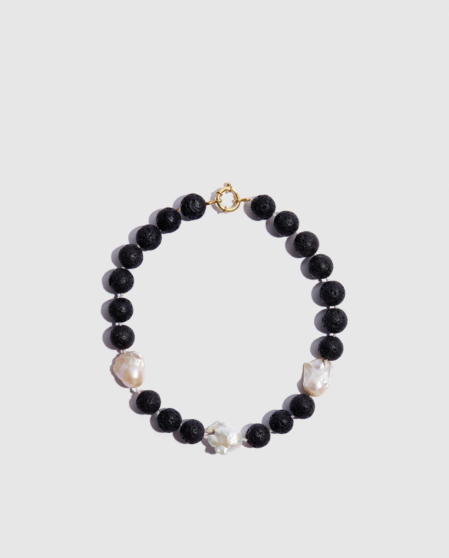 Collar piedras volcánicas y perla madre