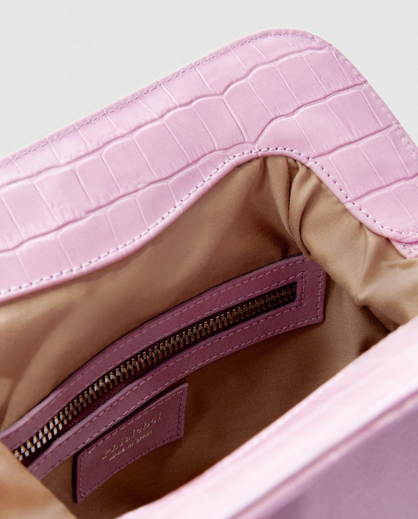 Bolso de hombro Phialebel fabricado en España en piel malva