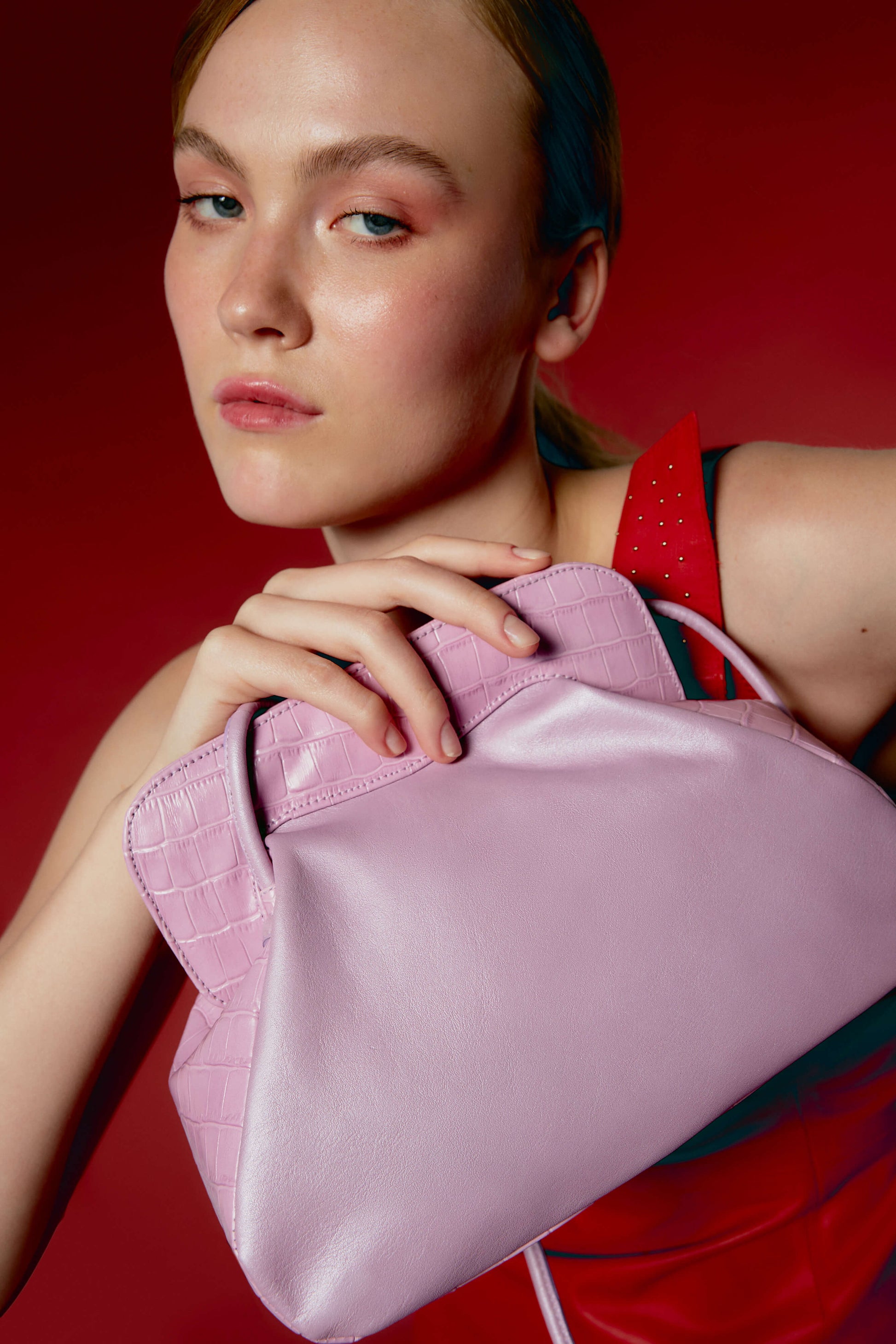 Bolso de hombro Phialebel fabricado en España en piel malva