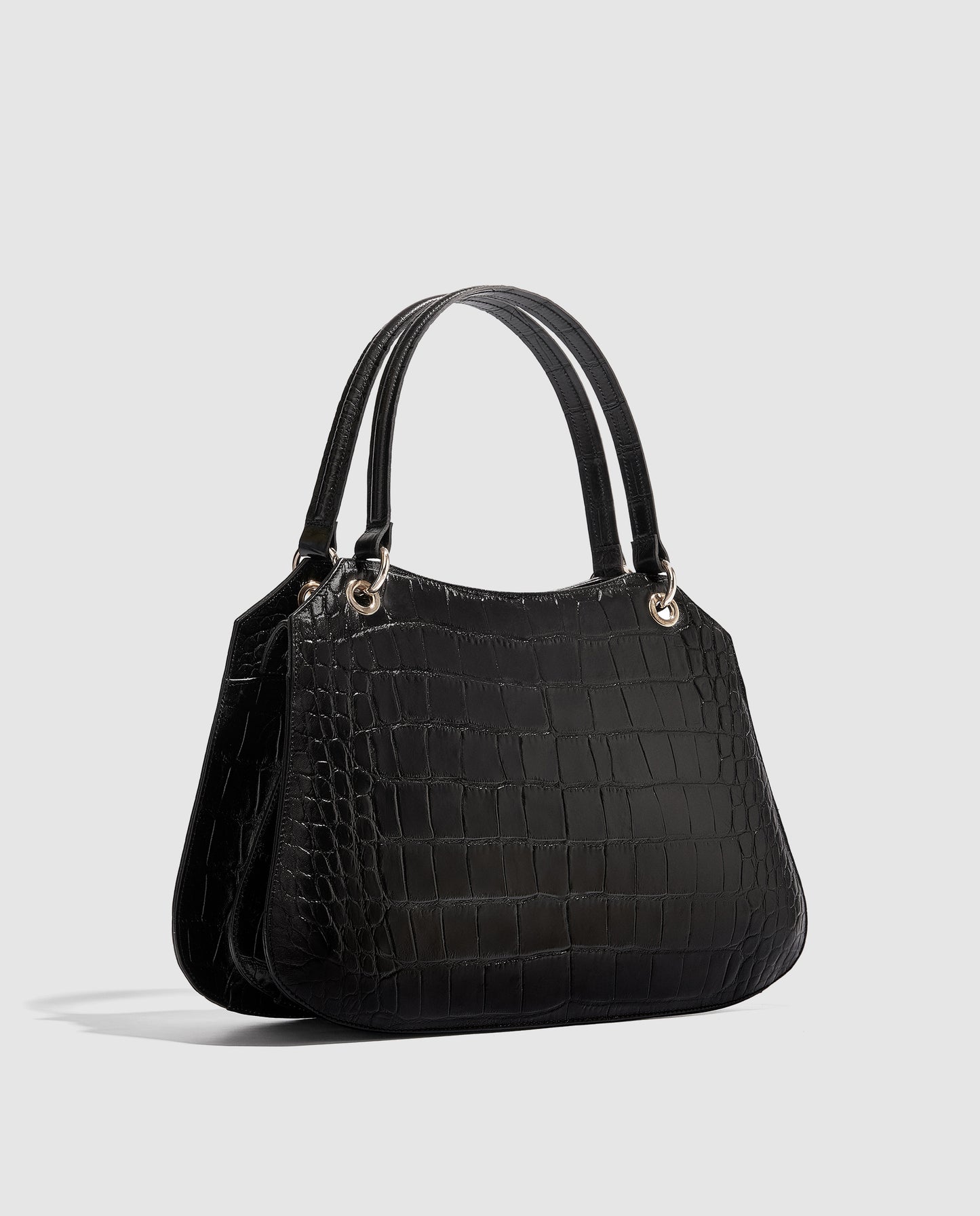 Bolso de mano negro efecto cocodrilo con detalles dorados