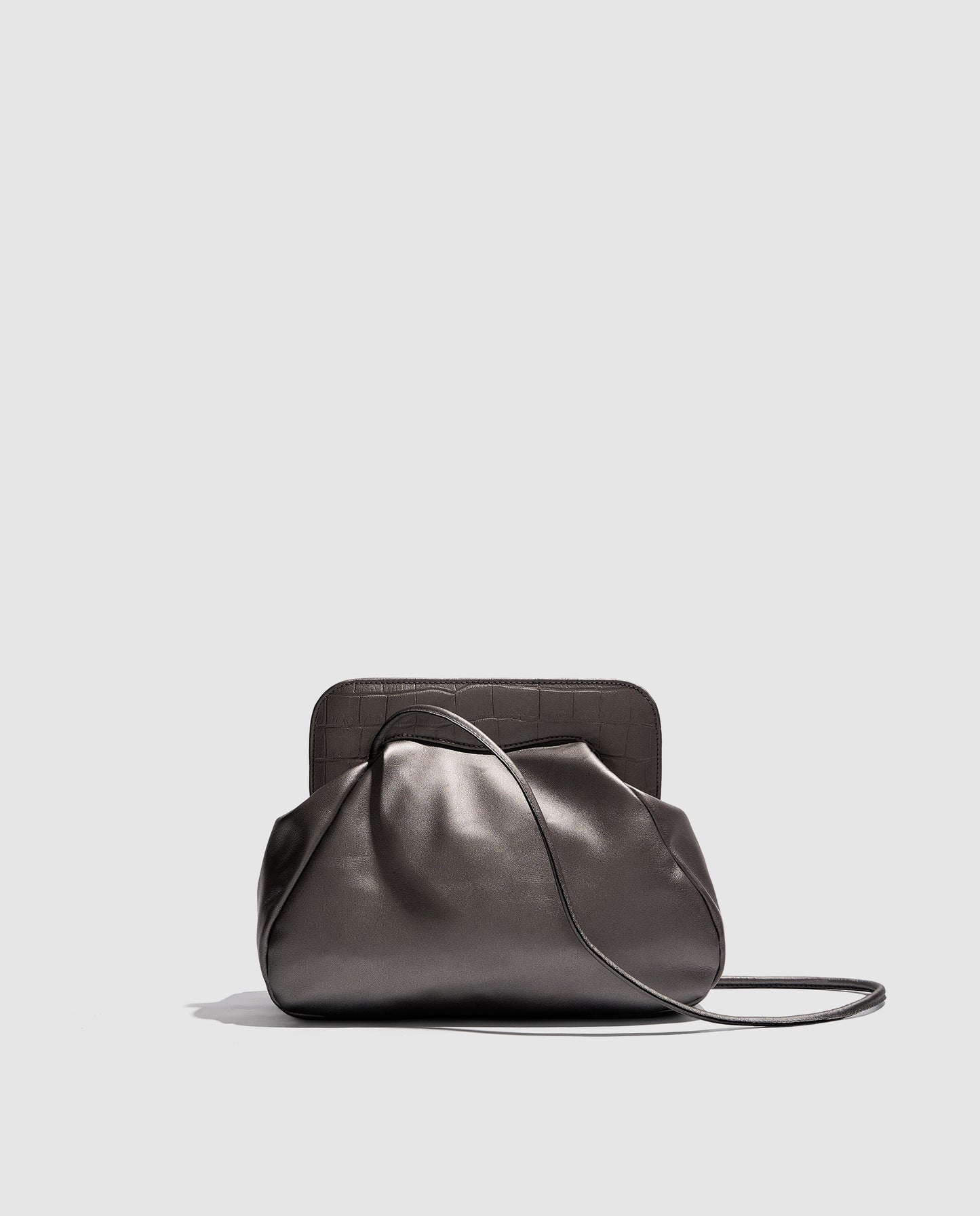 Bolso de plata negra brillante