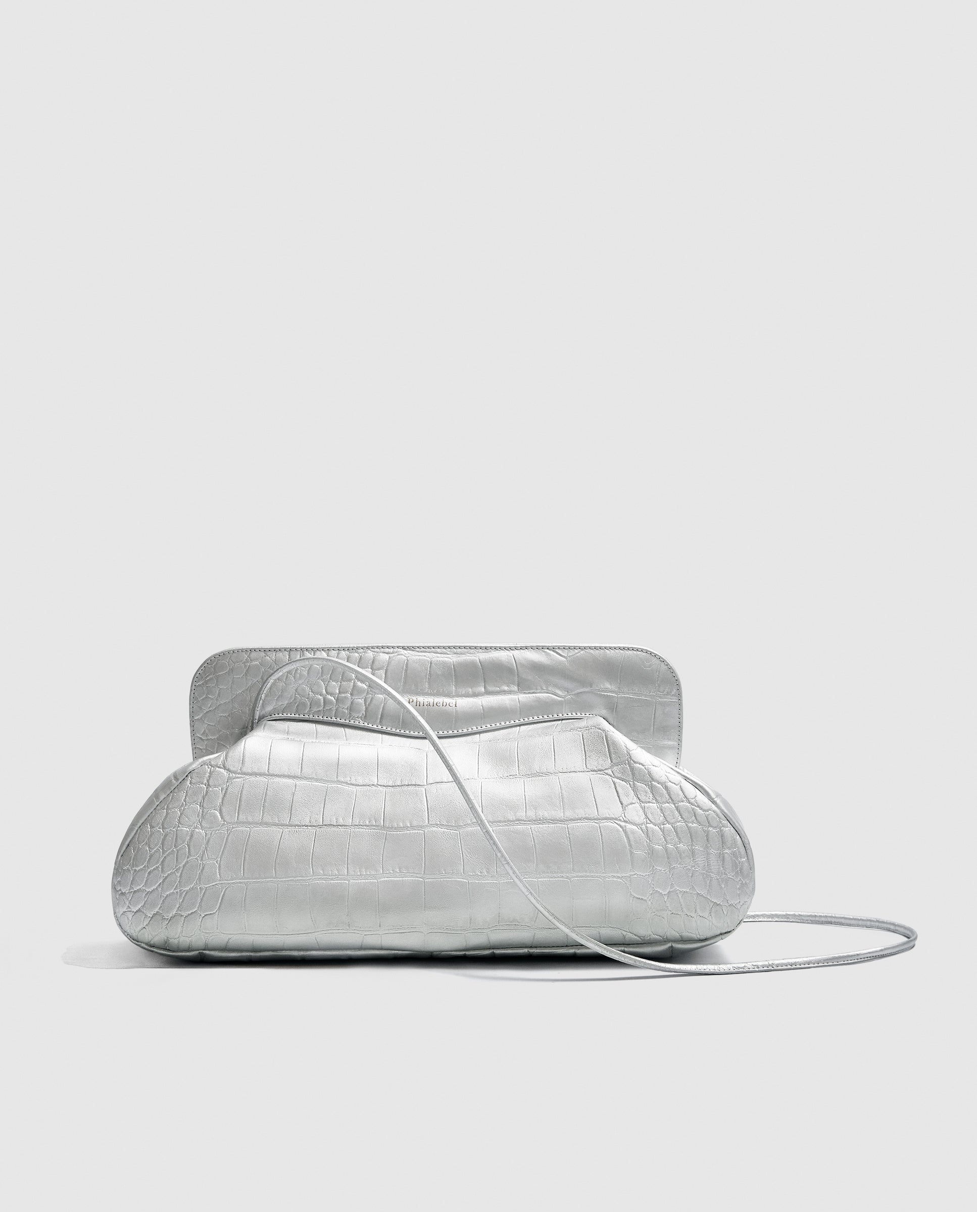 Bolso de hombro plateado metalizado efecto cocodrilo