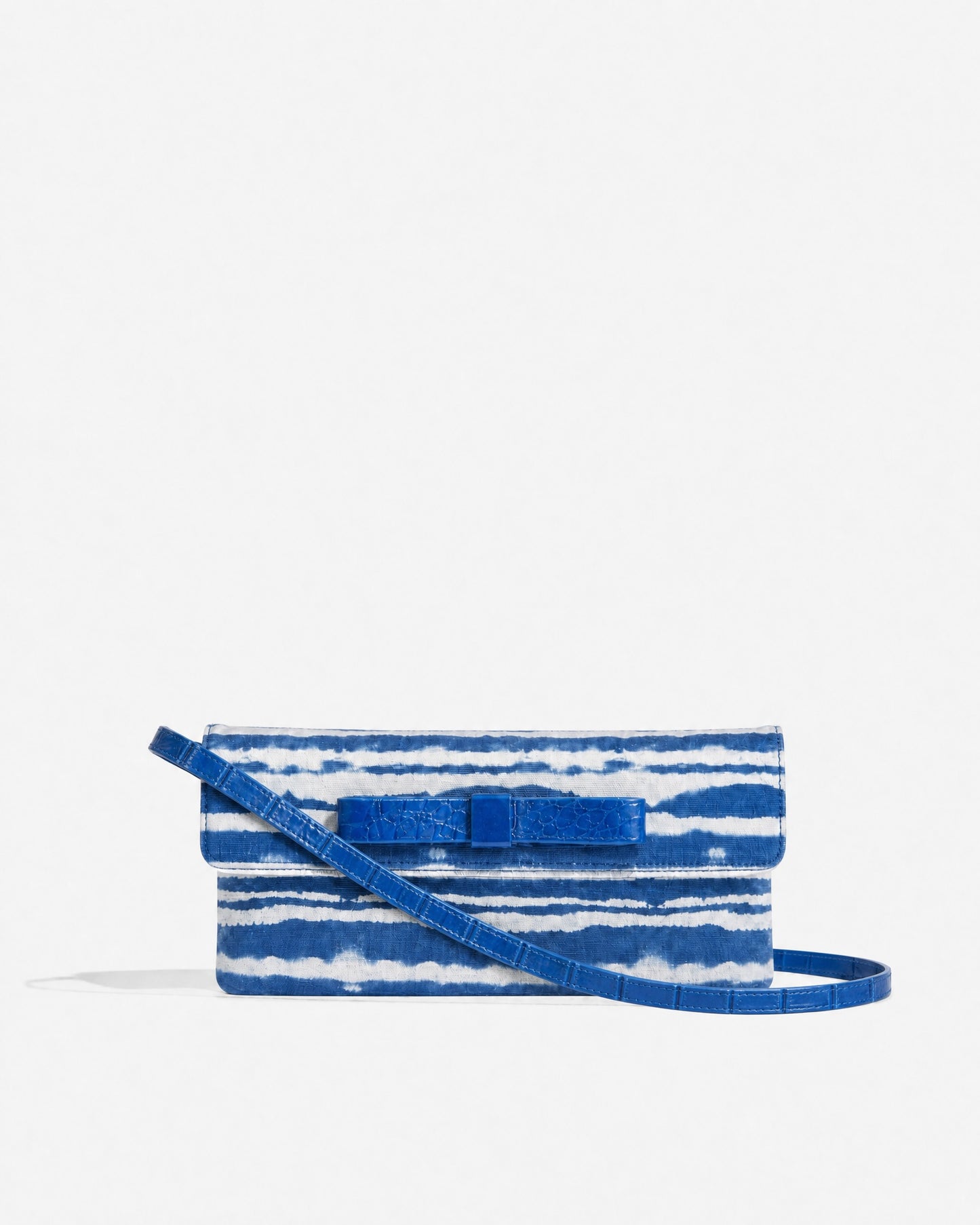 Clutch bag in black crocodile-embossed cowhide leather