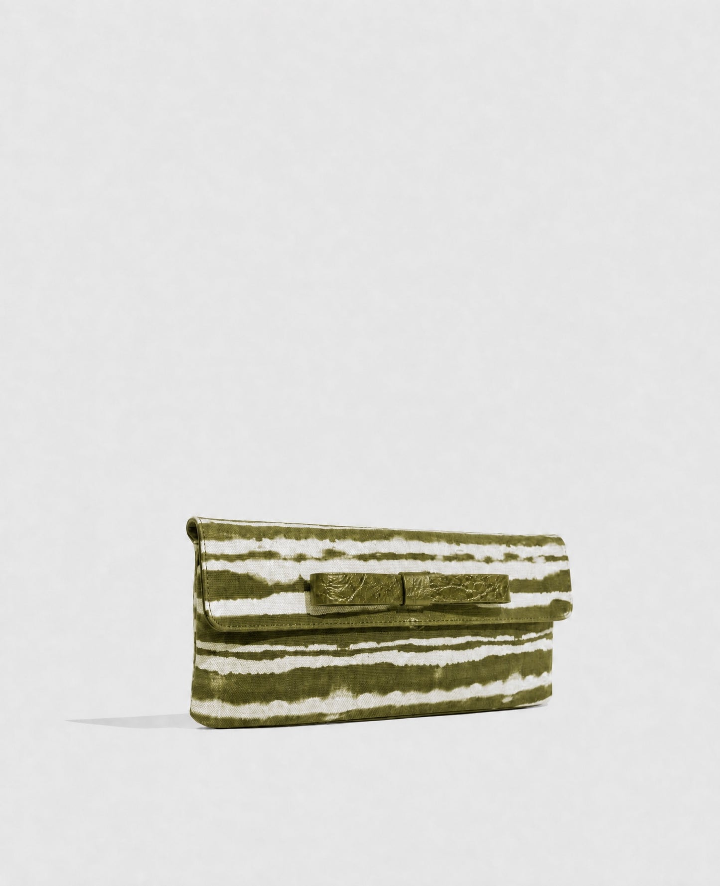 Clutch bag in black crocodile-embossed cowhide leather