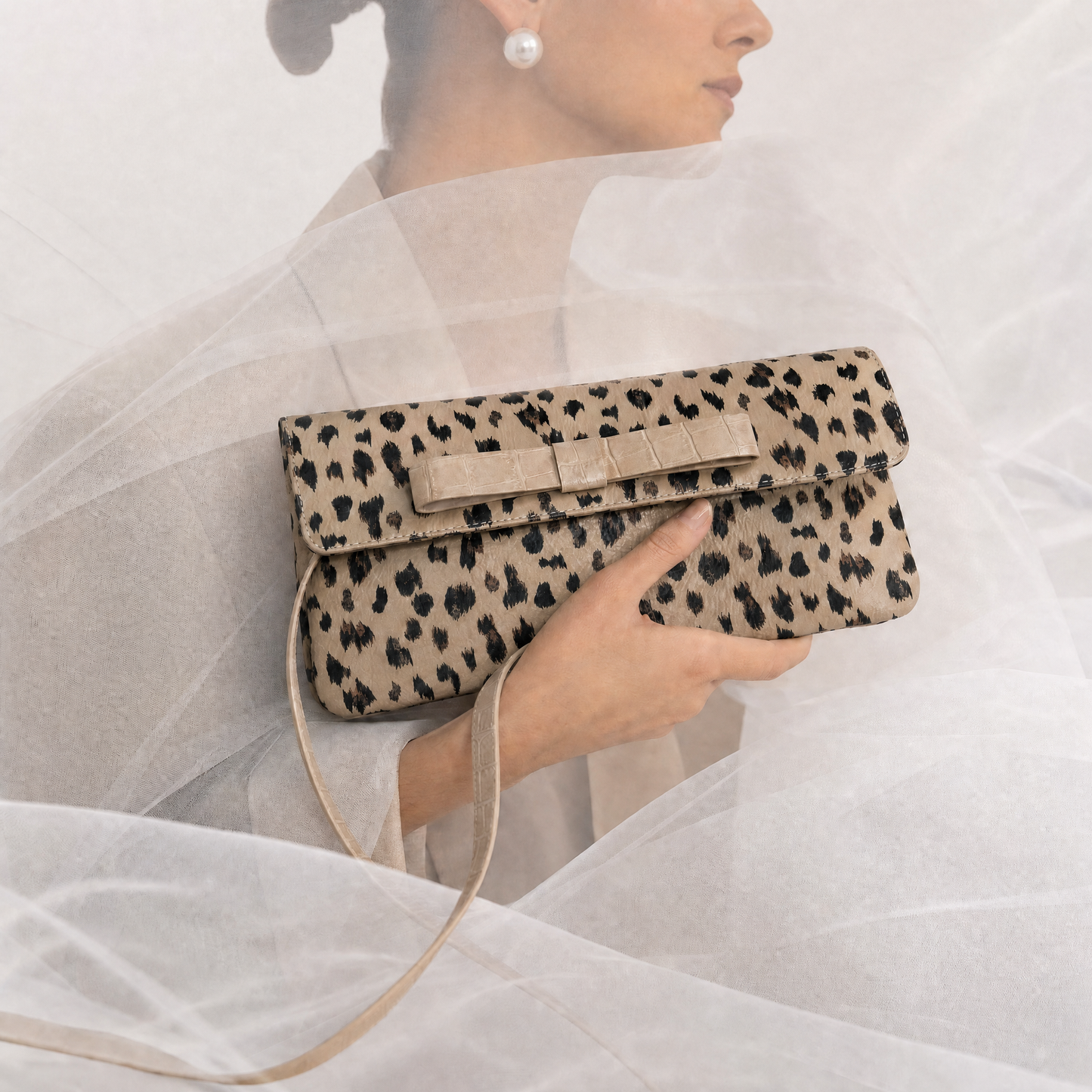 Belén Nude Leopard Leather Clutch