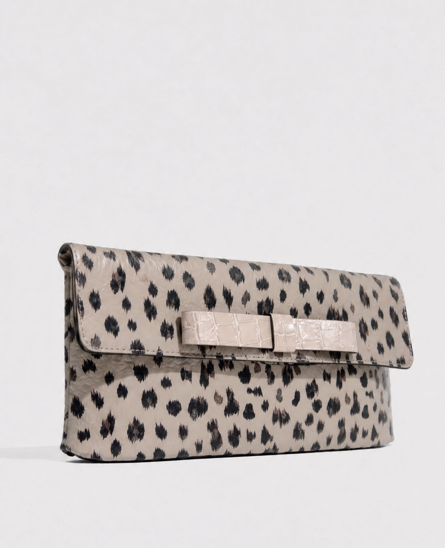 Belén Nude Leopard Leather Clutch