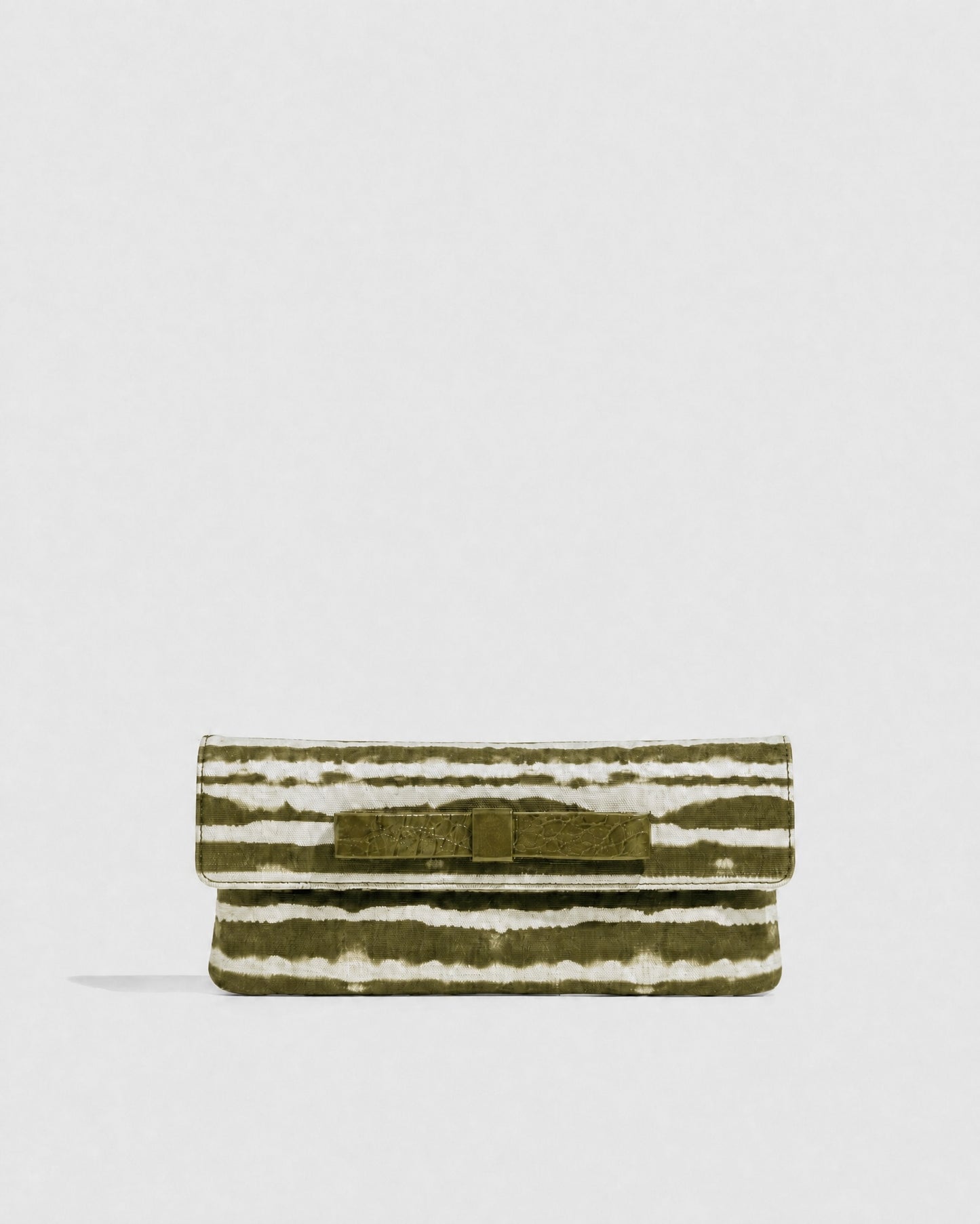 Clutch bag in black crocodile-embossed cowhide leather