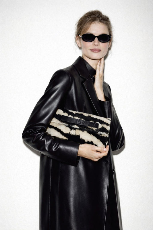 Bolso cartera de pelo vacuno con estampado de cebra