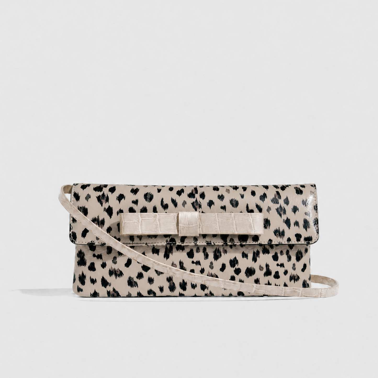 Belén Nude Leopard Leather Clutch