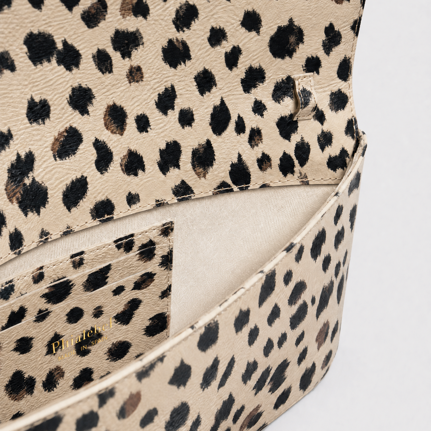 Belén Nude Leopard Leather Clutch