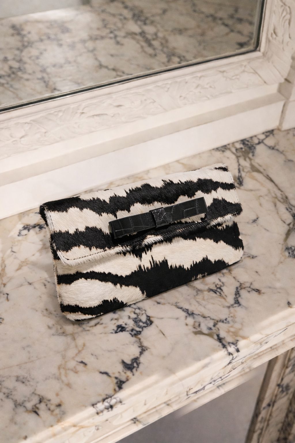 Bolso cartera de pelo vacuno con estampado de cebra