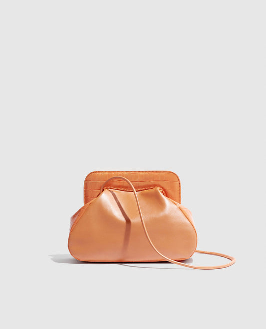 Bolso de hombro Phialebel fabricado en España en piel naranja.
