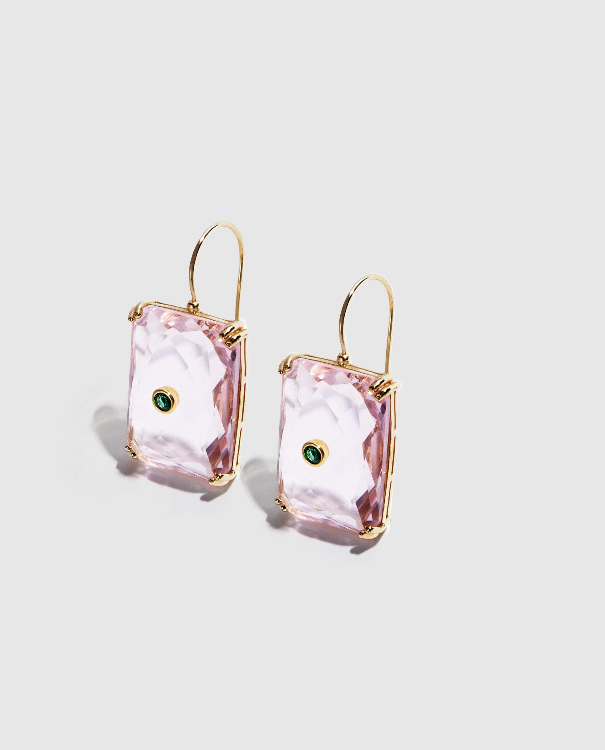 Pendiente de cristal rosa con piedra verde