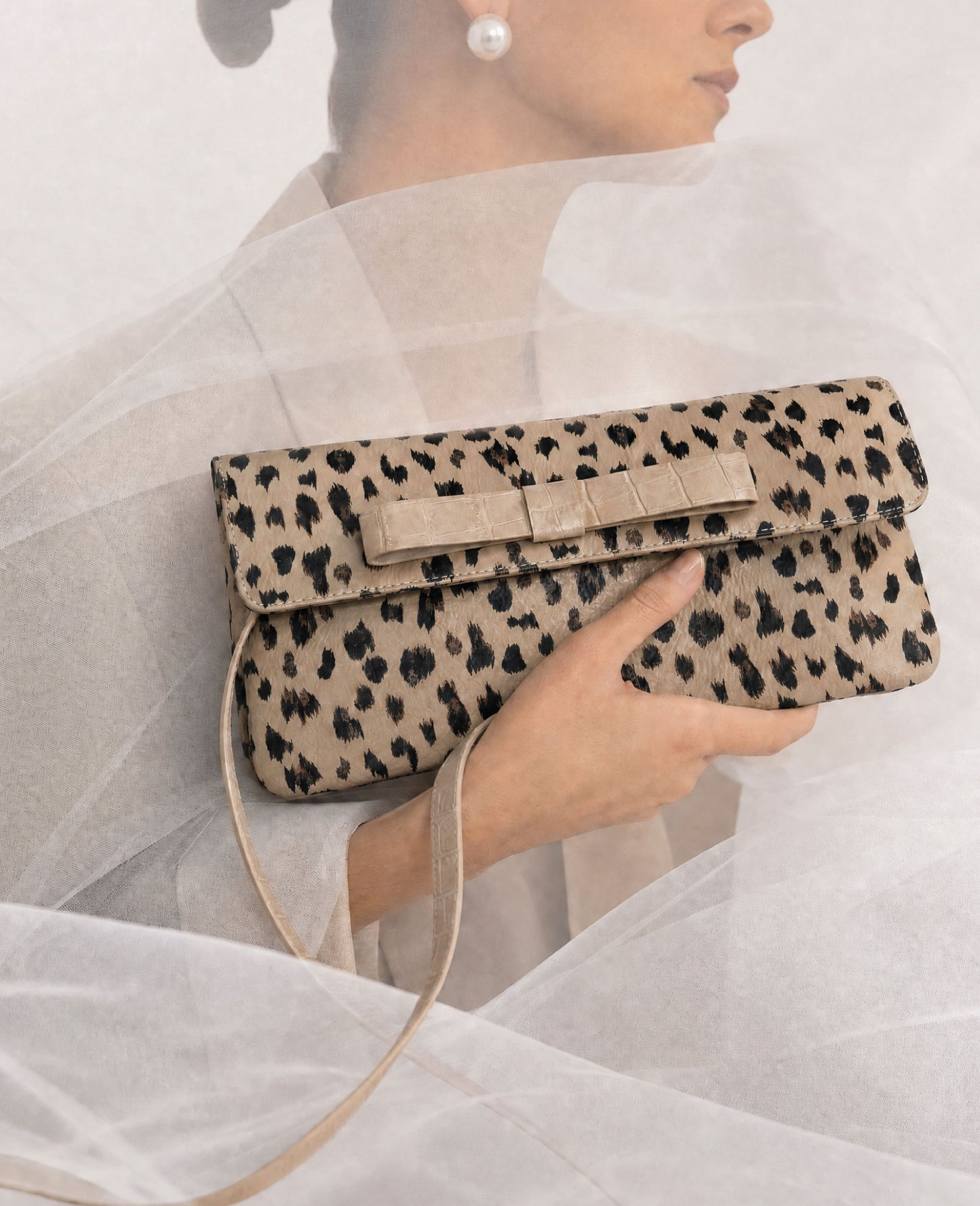 Belén Nude Leopard Leather Clutch