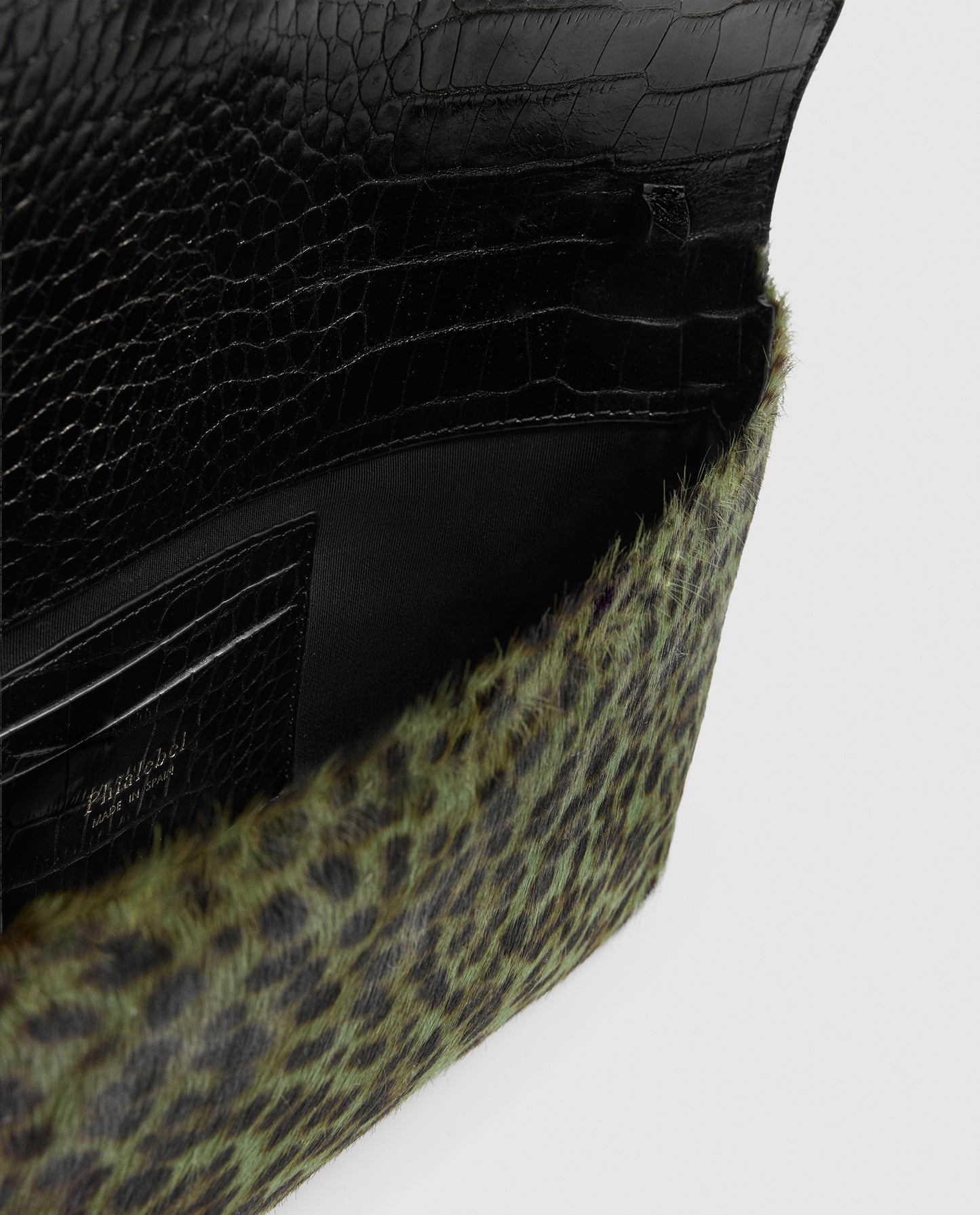Bolso cartera de pelo vacuno con estampado de leopardo verde